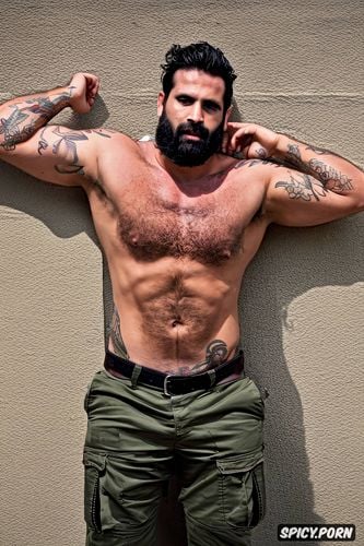 hombre solo super realista cuerpo atletico musculoso barba cerrada musculoso barzos tatuados desnudo superdotado pene grande erecto xxl